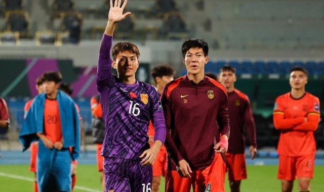 开云体育-U23国足淘汰赛首秀！冲击3连败魔咒，2年3战0进球，李昊面对考验