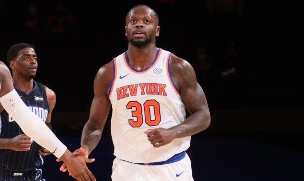 开云官网-没有后卫怎么办？兰德尔大号三双 一人扛起前后场