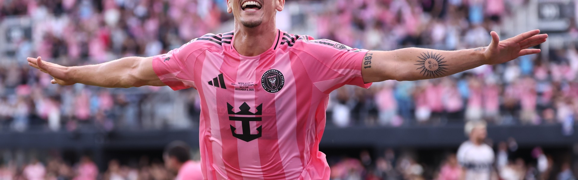 开云下载-记者：阿连德在国外办签证没参加训练，可能错过首场季前赛