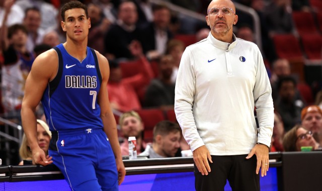 开云下载-这都能输27分！独行侠全场42次罚球比黄蜂多23次 罚球得分多18分