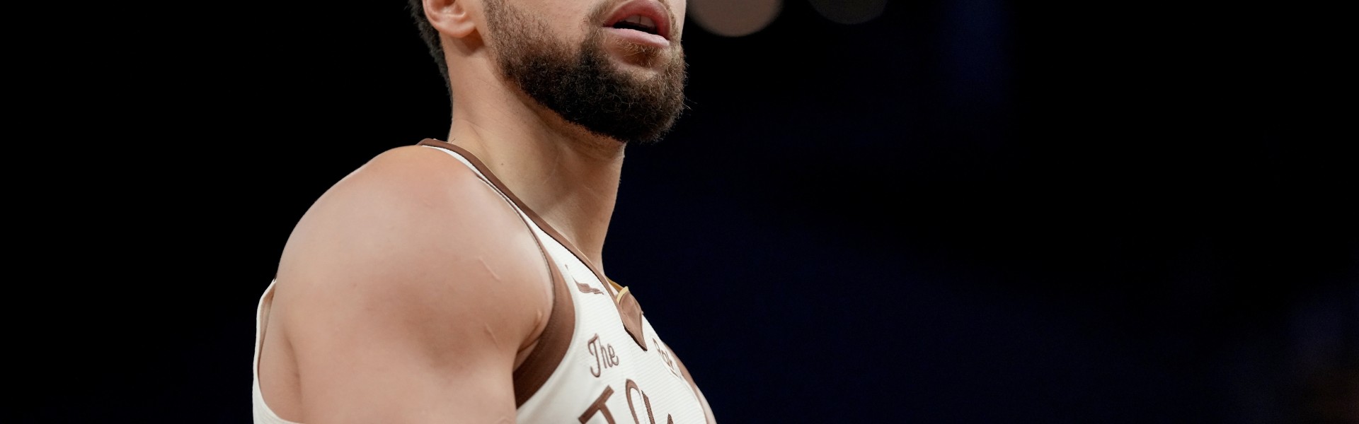 开云APP-明天勇士迎战湖人 库里&amp;桑托斯&amp;贝西出战成疑 波津缺阵