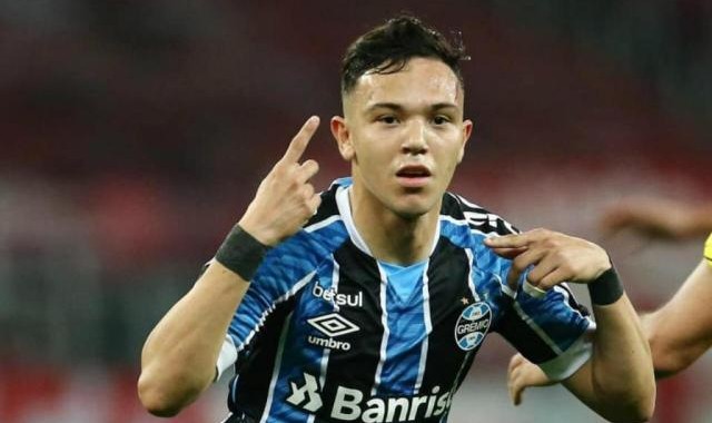 佩佩还没挂靴 波尔图又从巴西签下一个年轻佩佩